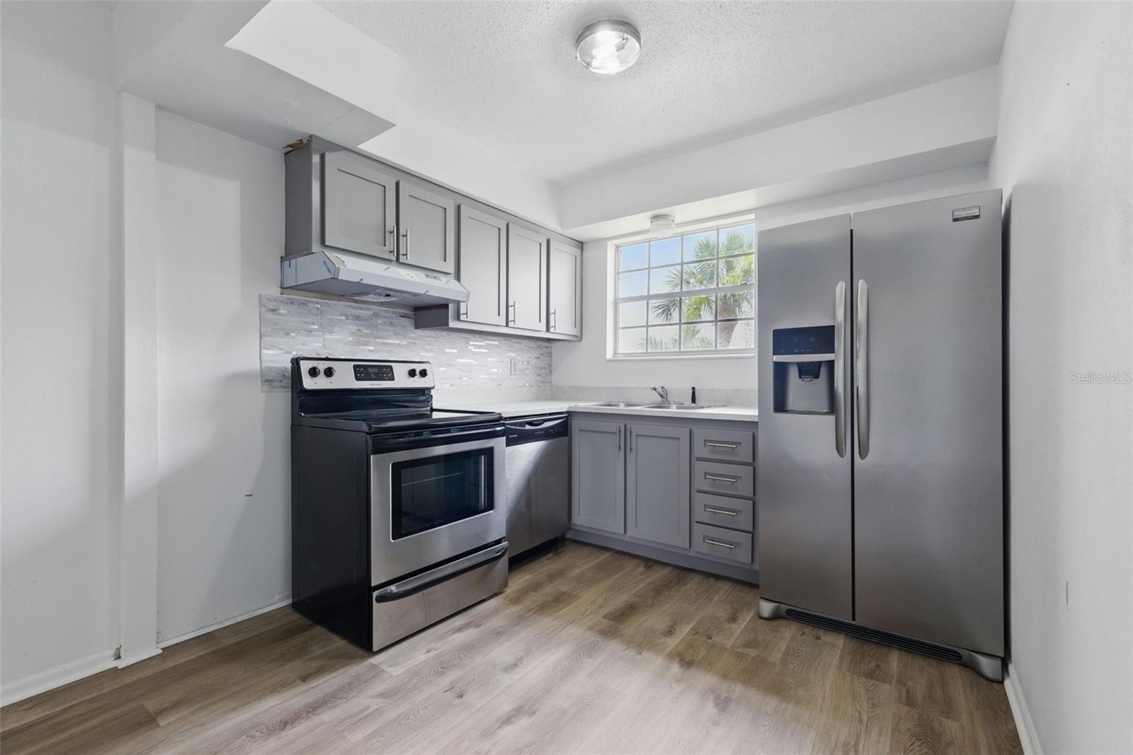 Image 2 of 16 For 3580 38th Avenue S 95