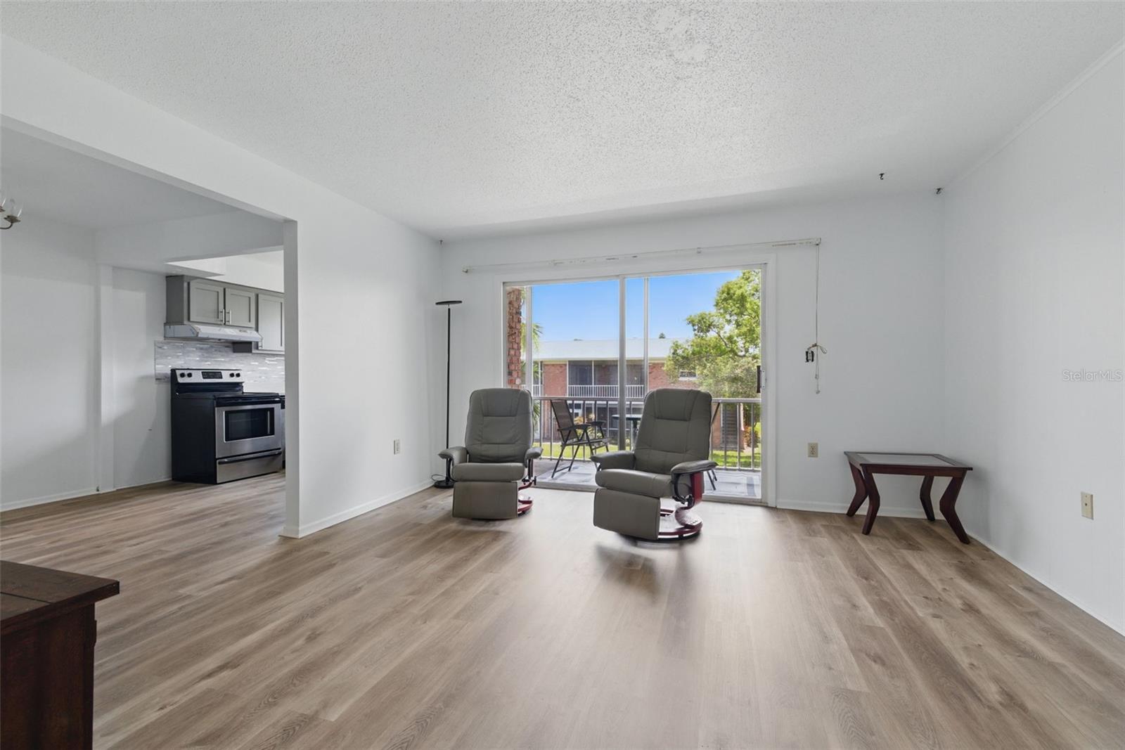 Image 4 of 16 For 3580 38th Avenue S 95
