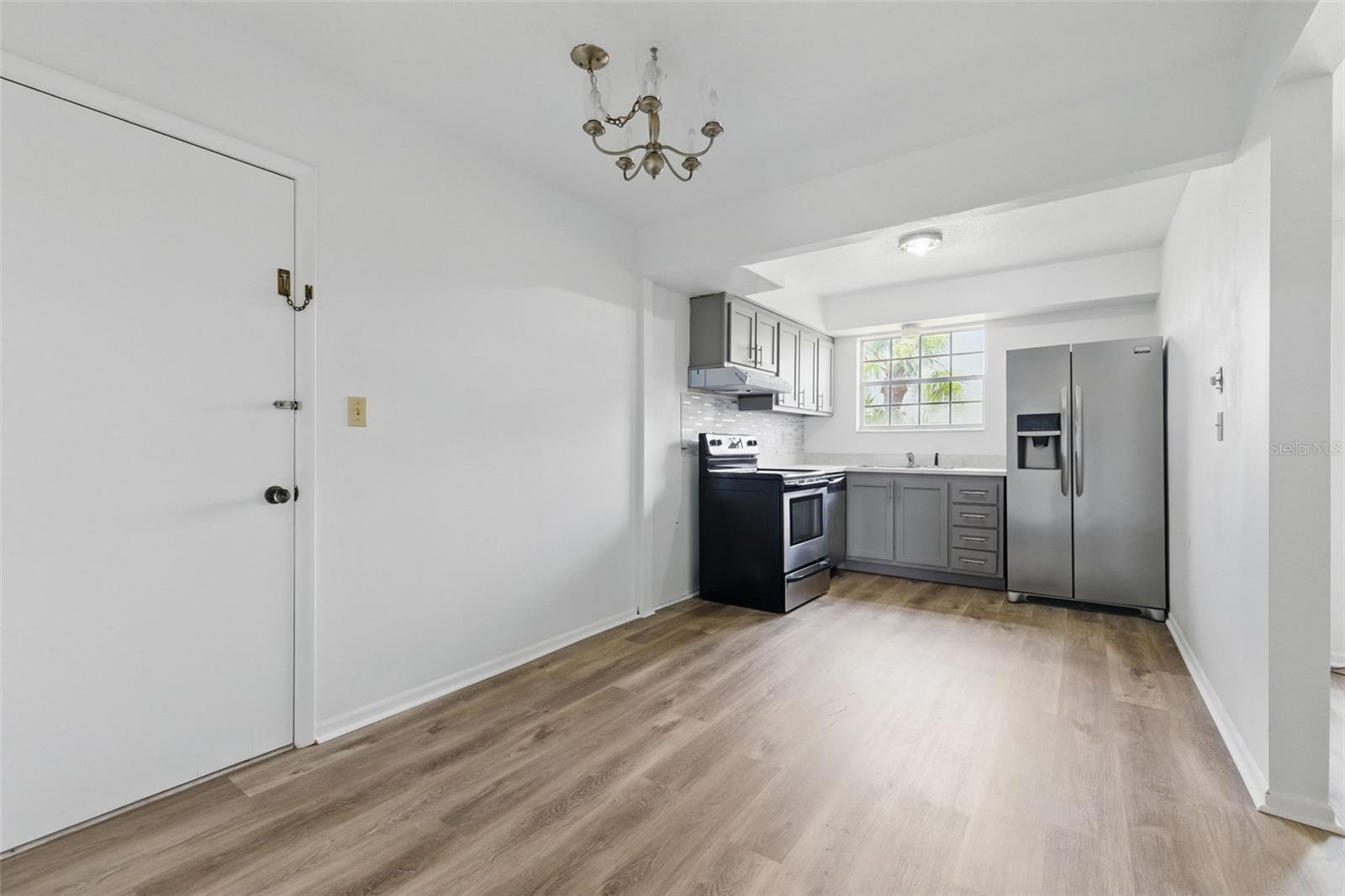 Image 7 of 16 For 3580 38th Avenue S 95