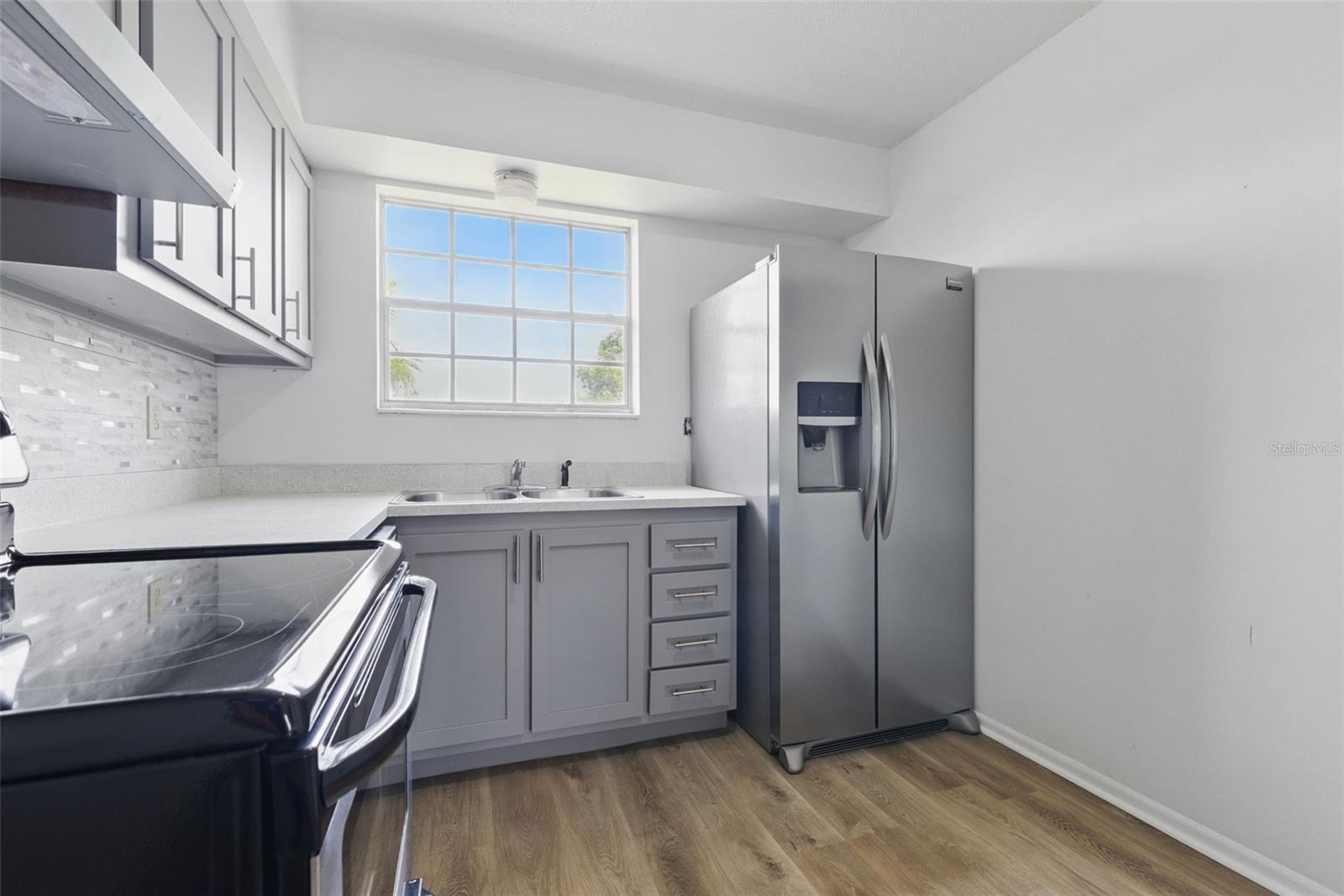 Image 9 of 16 For 3580 38th Avenue S 95