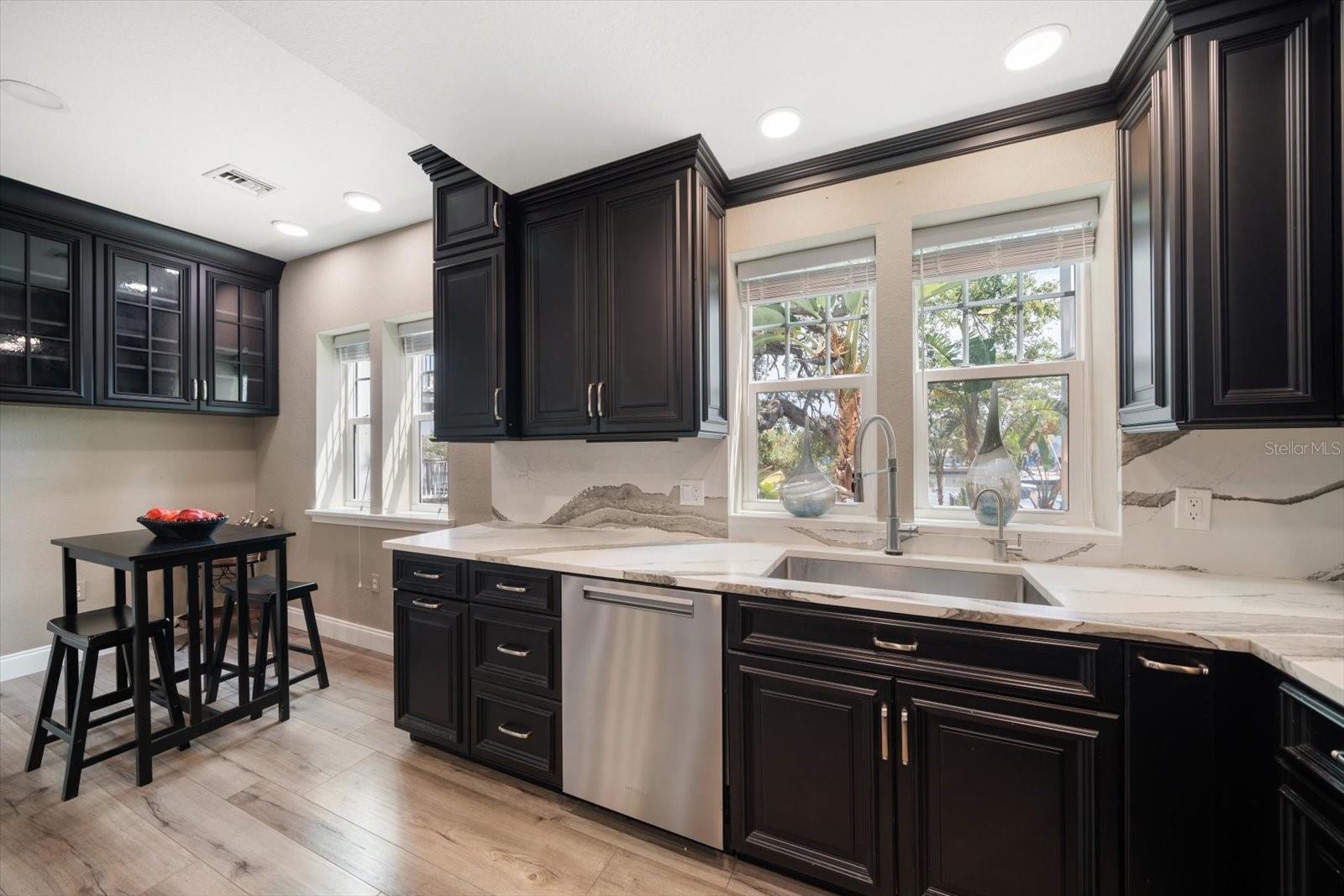 Image 12 of 64 For 215 18th Avenue