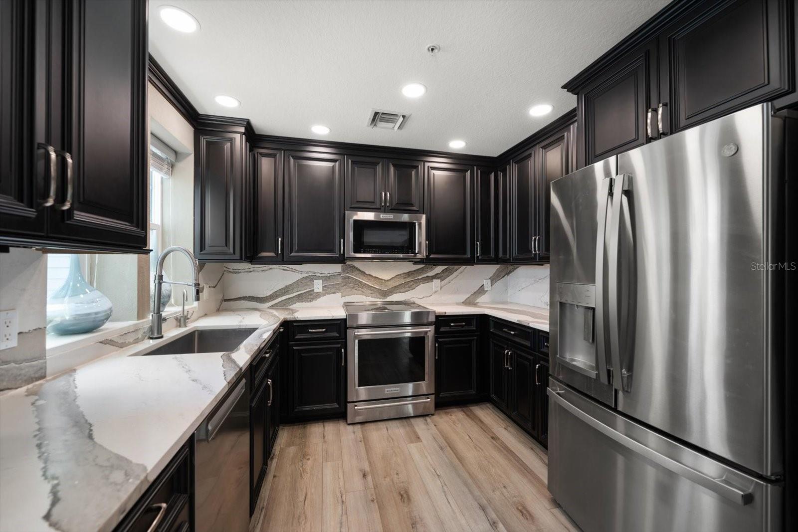Image 13 of 64 For 215 18th Avenue