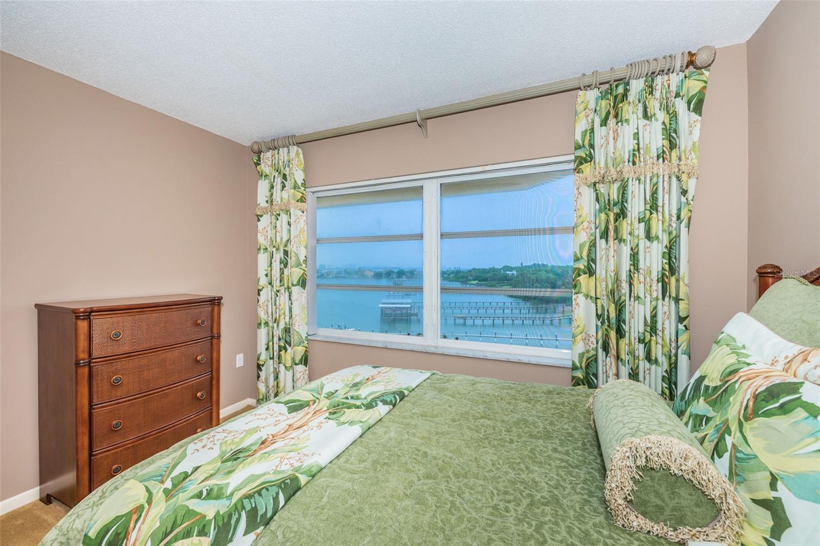 Image 31 of 65 For 100 Bluff View Drive 514c