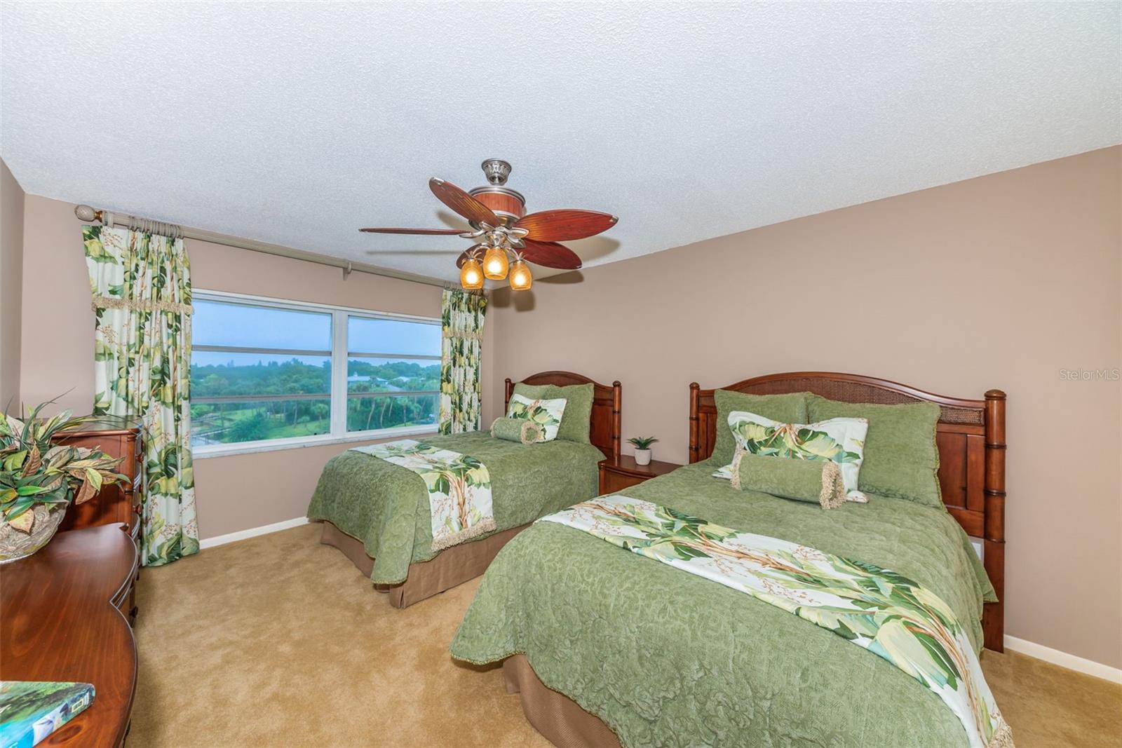 Image 33 of 65 For 100 Bluff View Drive 514c