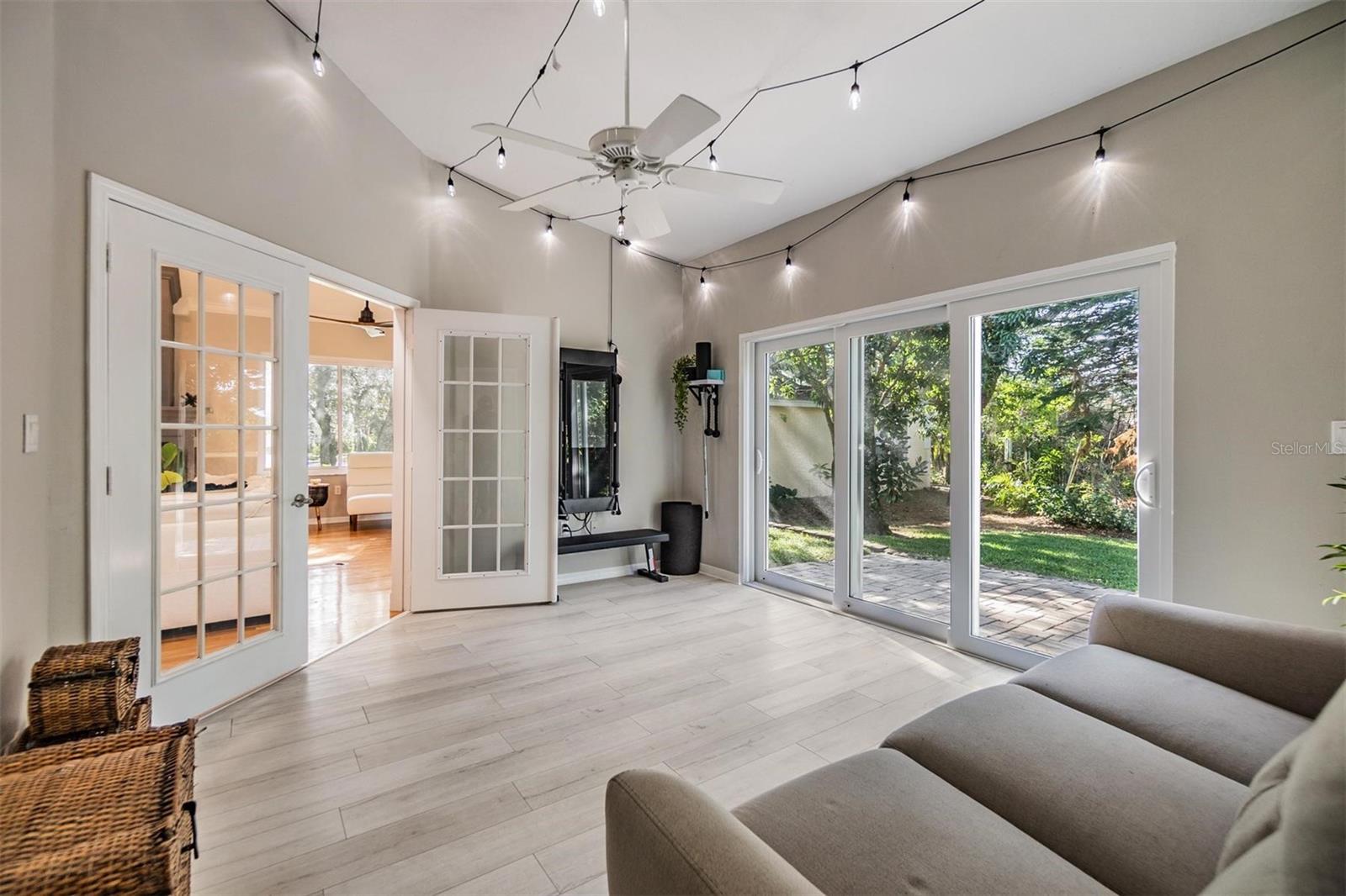 Image 21 of 40 For 2122 Oak Forest Lane