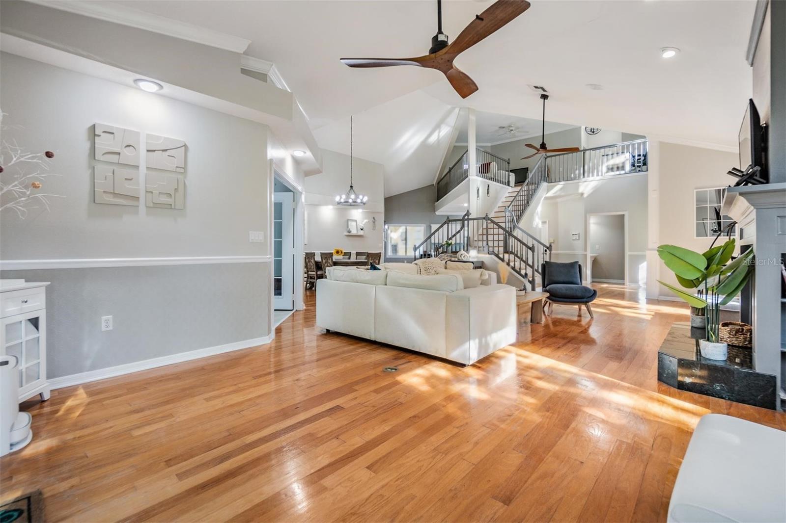 Image 5 of 40 For 2122 Oak Forest Lane