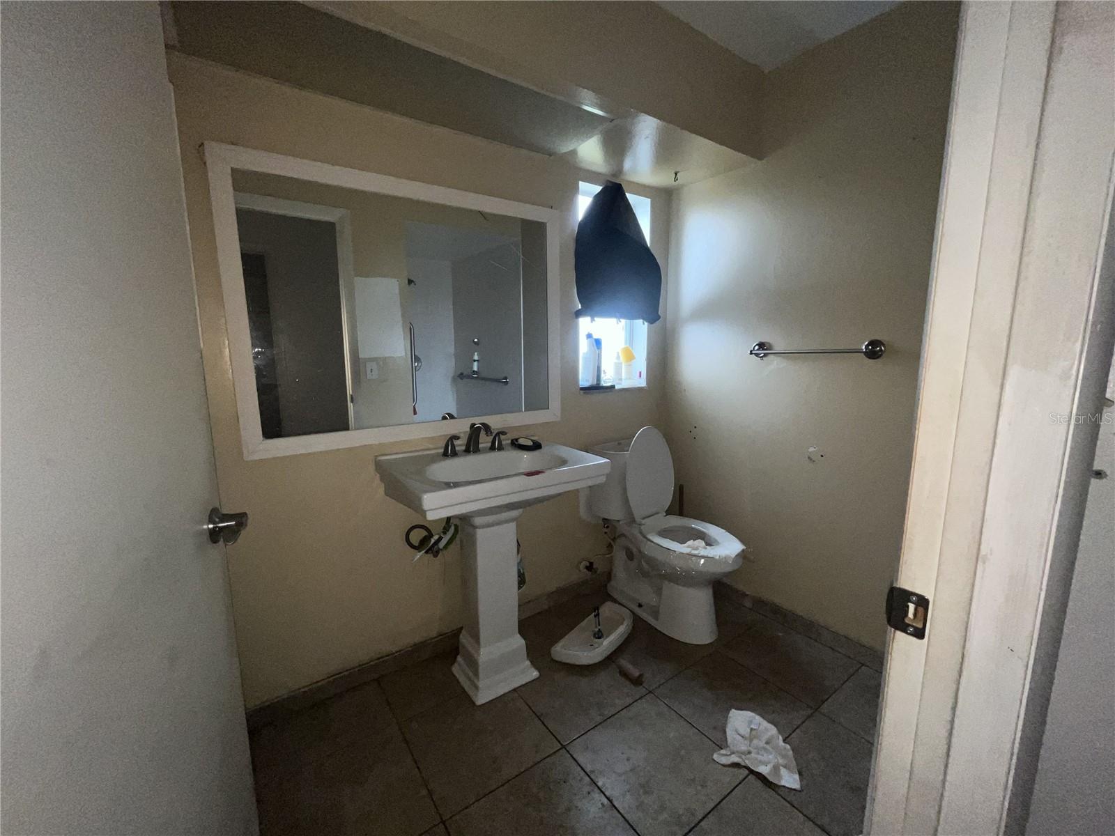 Image 17 of 18 For 801 Quintilian Avenue