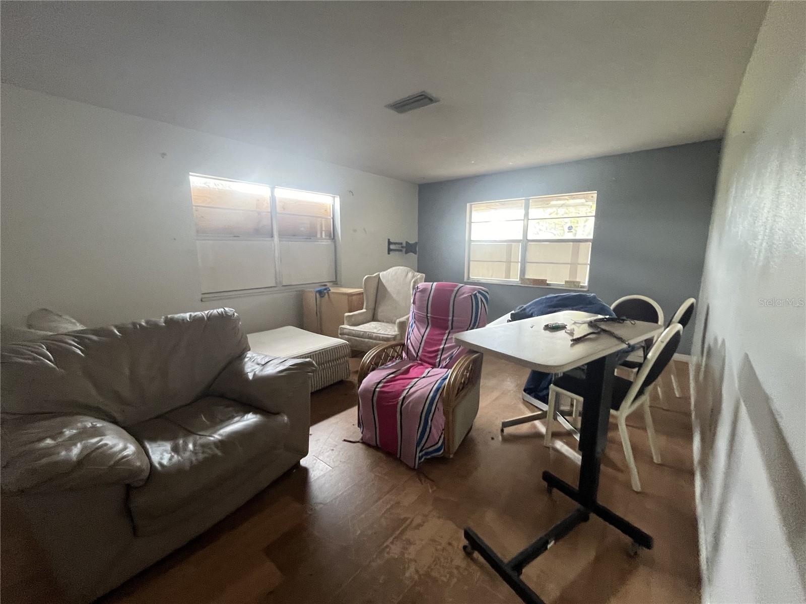 Image 7 of 18 For 801 Quintilian Avenue