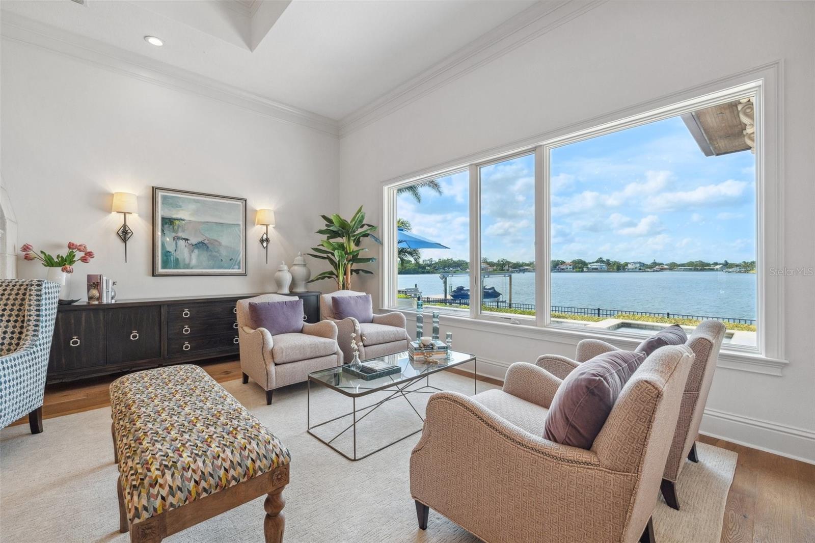 Image 16 of 70 For 301 Bayview Drive Ne