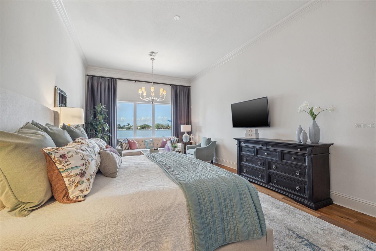 Image 40 of 70 For 301 Bayview Drive Ne