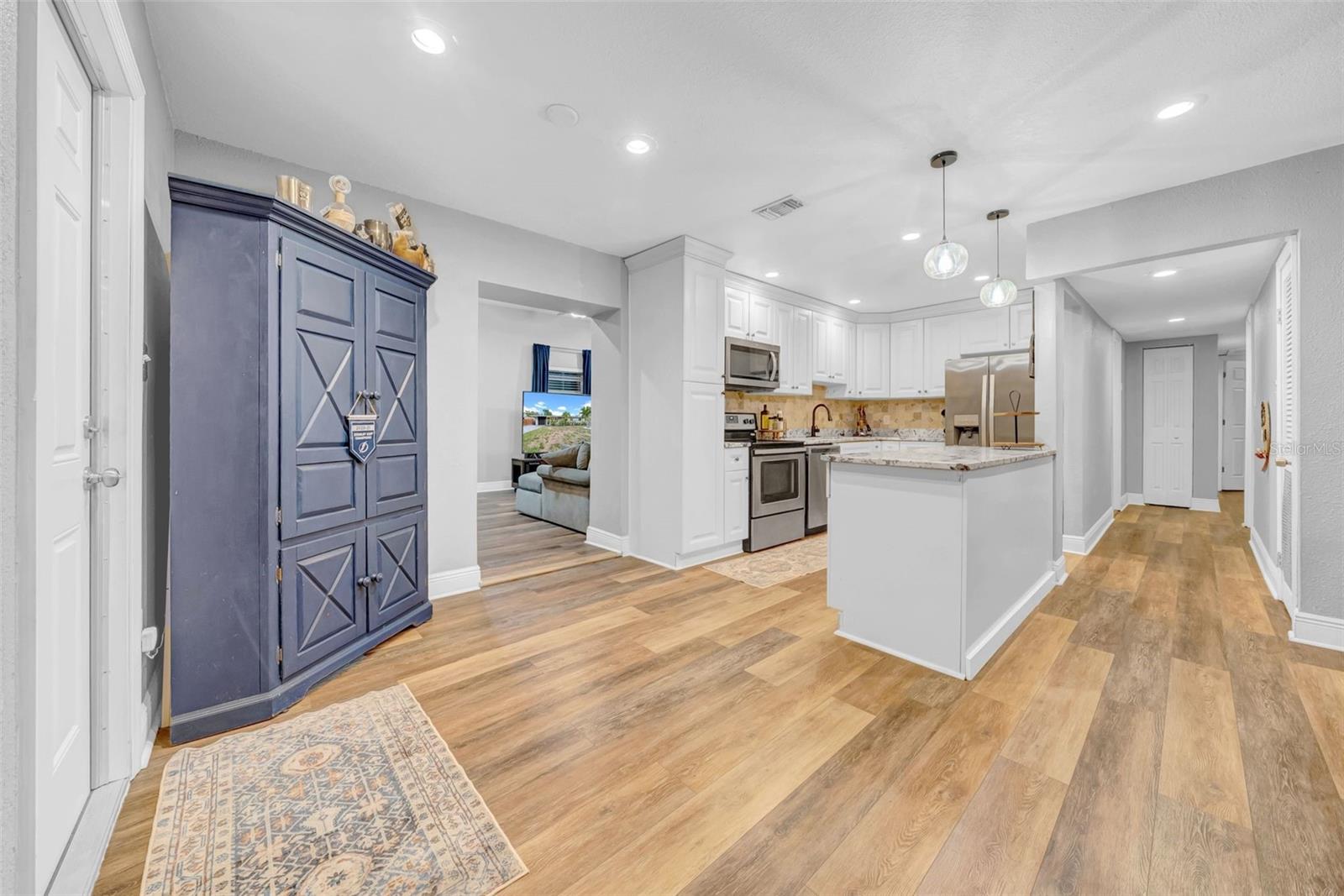 Image 14 of 46 For 4726 Fairview Heights