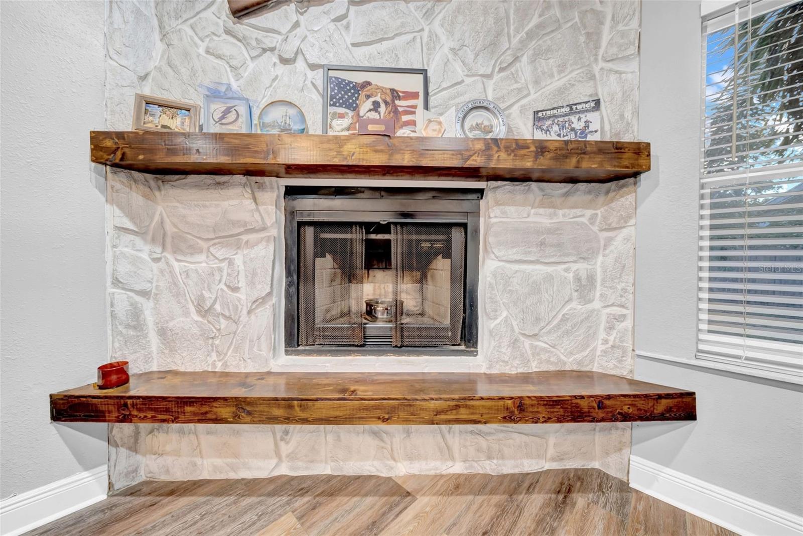 Image 17 of 46 For 4726 Fairview Heights
