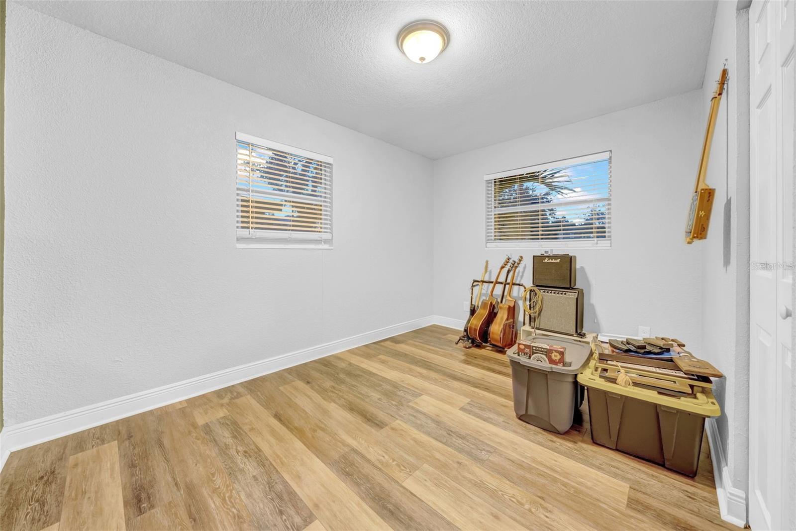 Image 31 of 46 For 4726 Fairview Heights