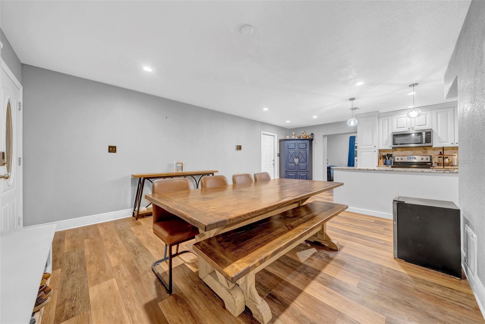Image 7 of 46 For 4726 Fairview Heights