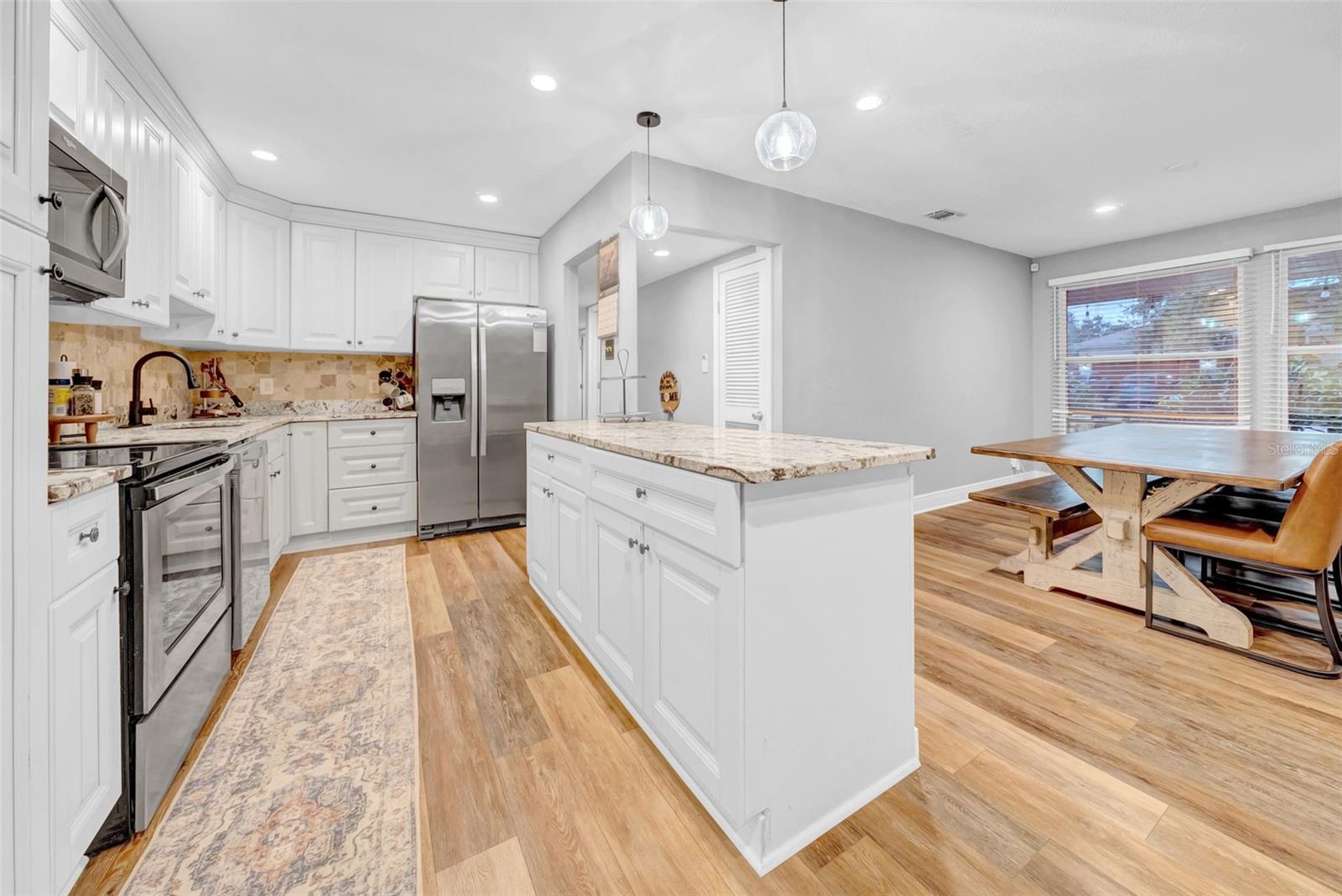 Image 8 of 46 For 4726 Fairview Heights