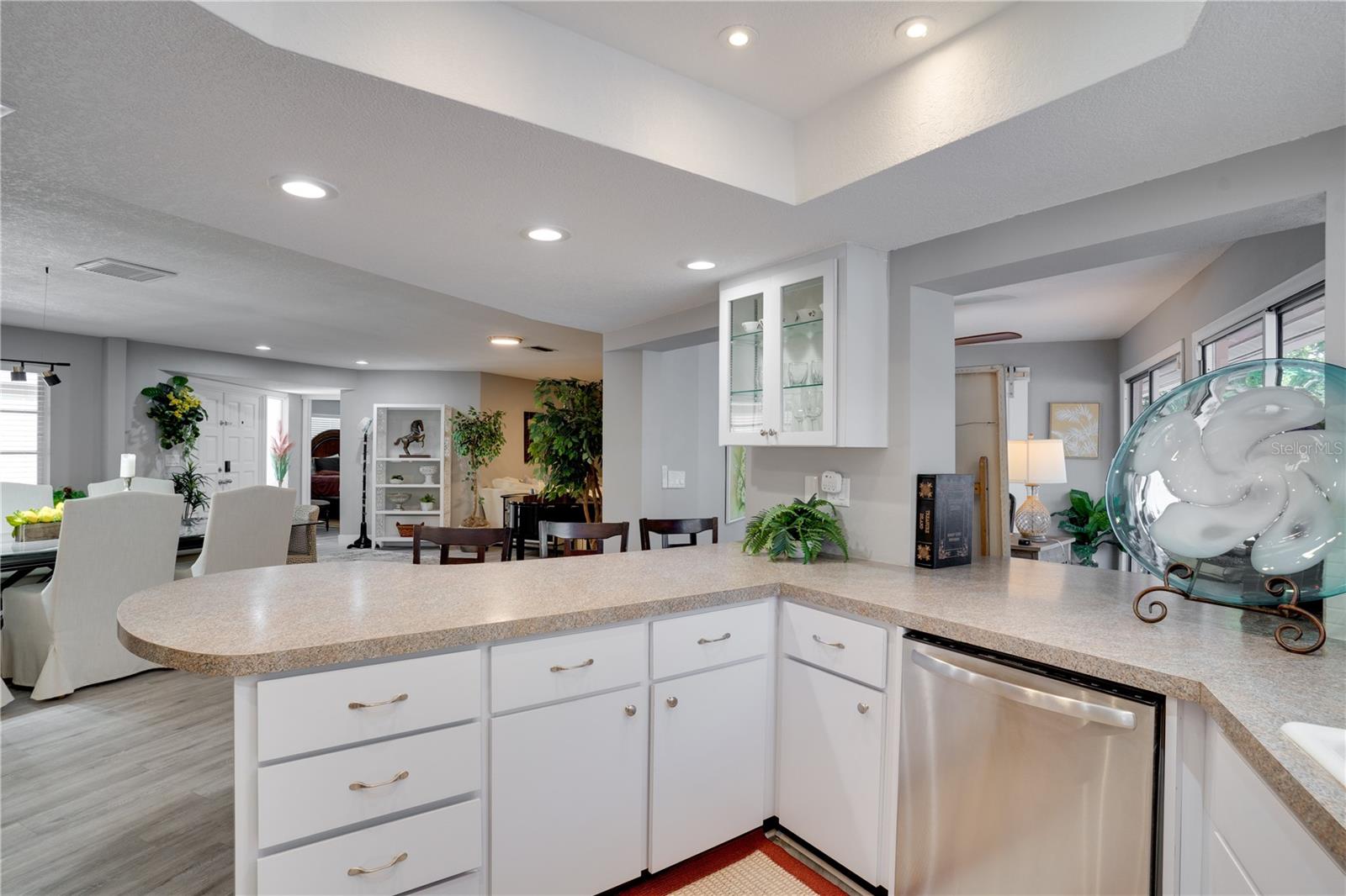 Image 17 of 56 For 8060 Canterbury Circle