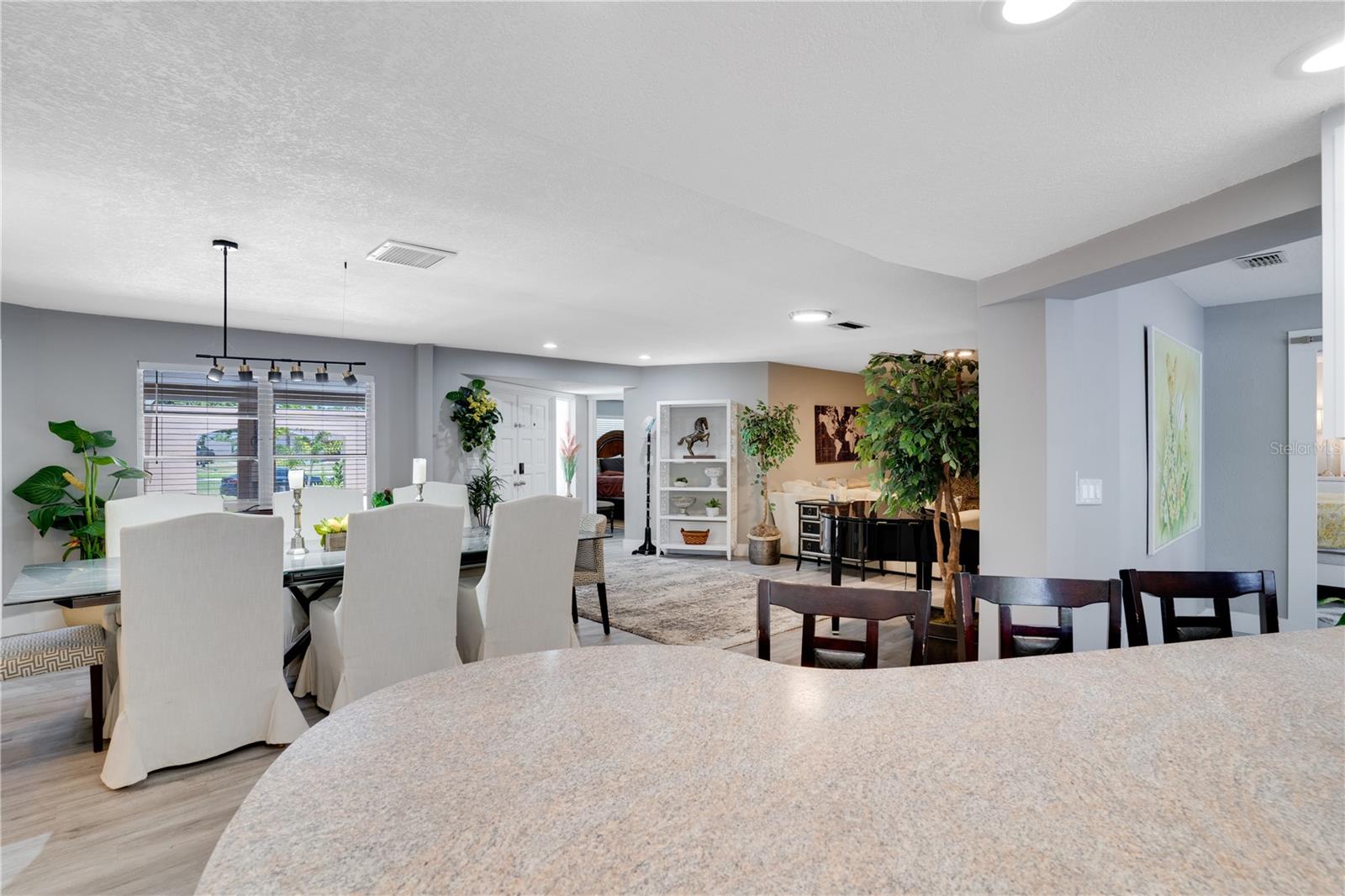 Image 18 of 56 For 8060 Canterbury Circle