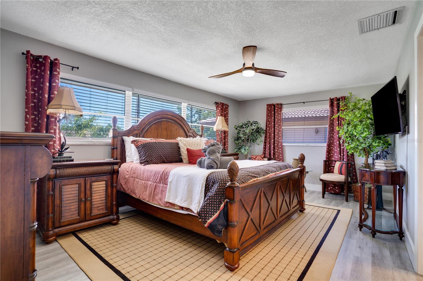 Image 20 of 56 For 8060 Canterbury Circle