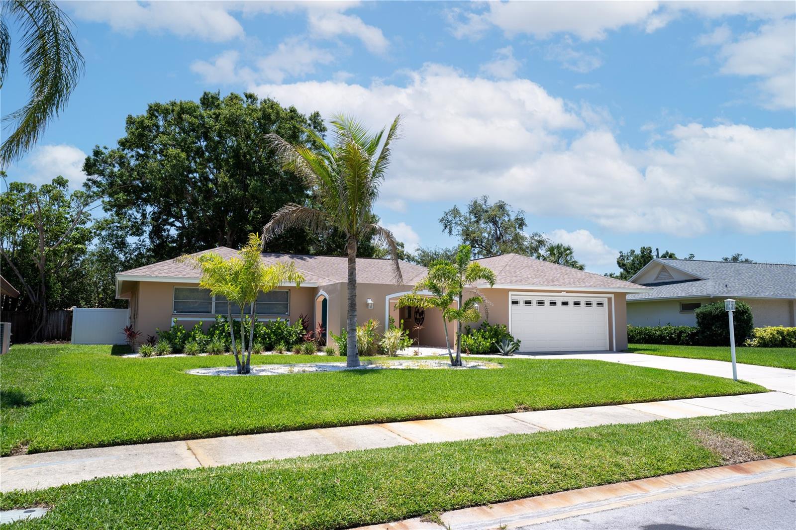 Image 3 of 56 For 8060 Canterbury Circle