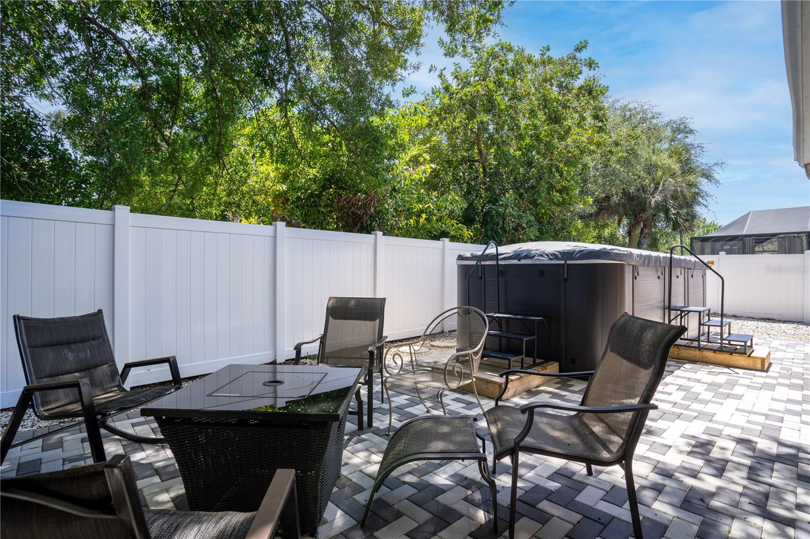 Image 43 of 56 For 8060 Canterbury Circle