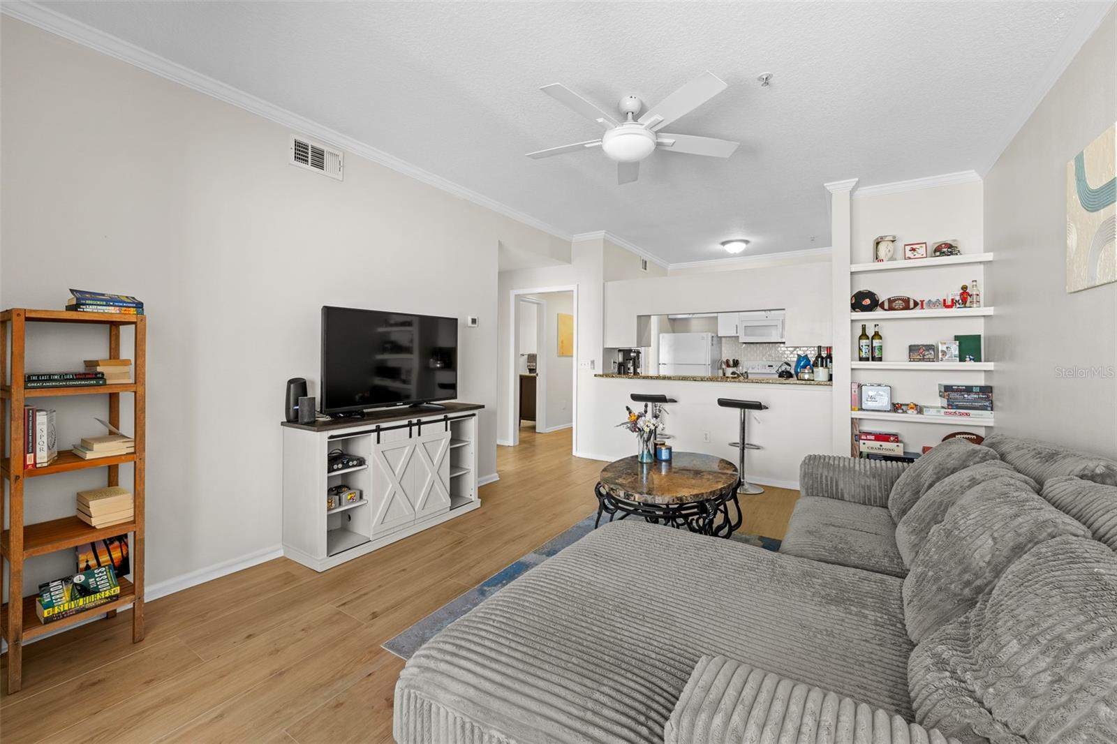 Image 8 of 35 For 800 Dakota Avenue 337