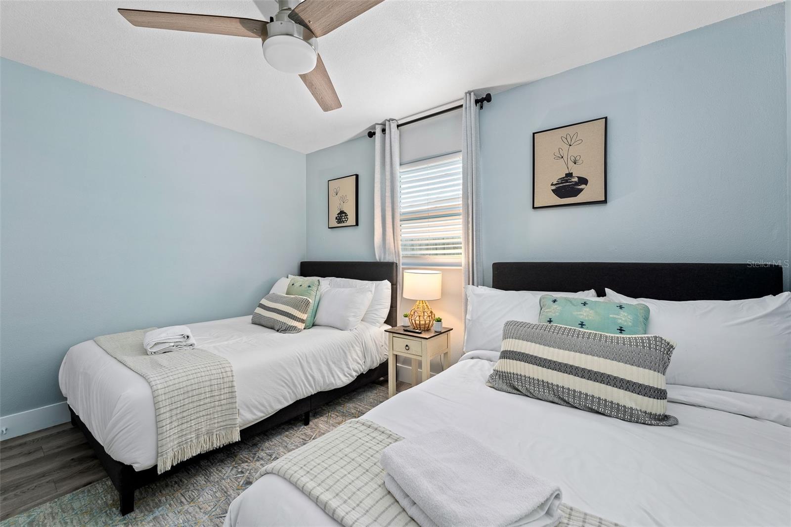Listing photo id 16 for 3485 Floral Drive
