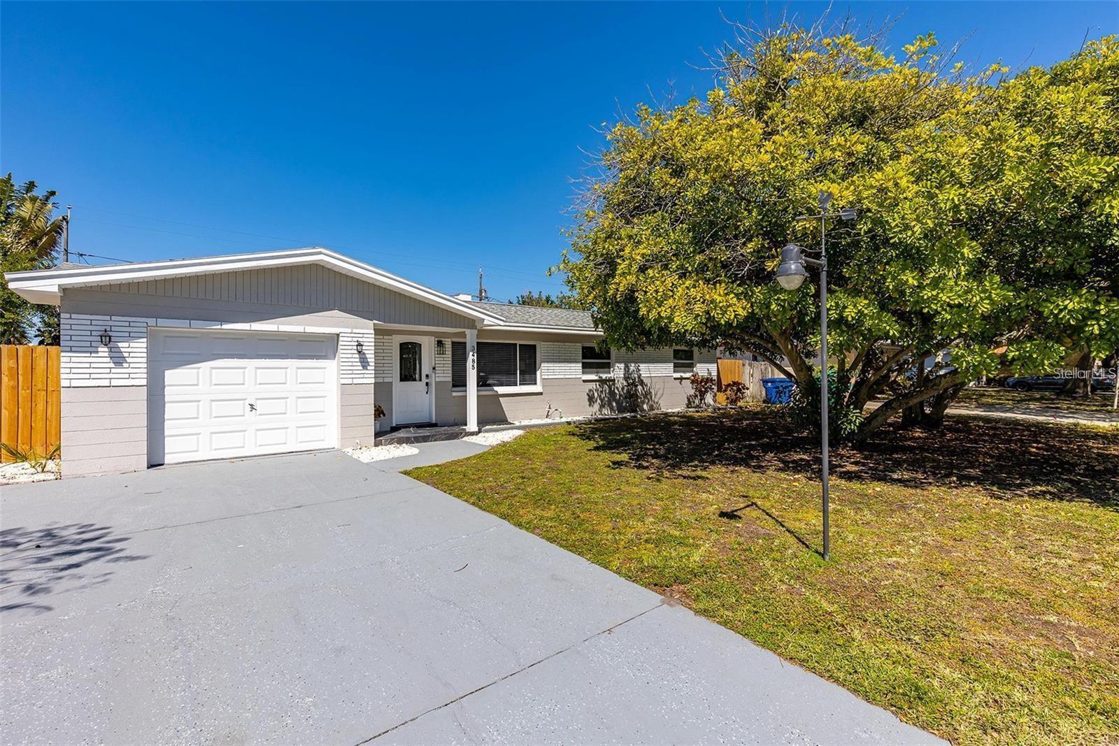 Listing photo id 0 for 3485 Floral Drive