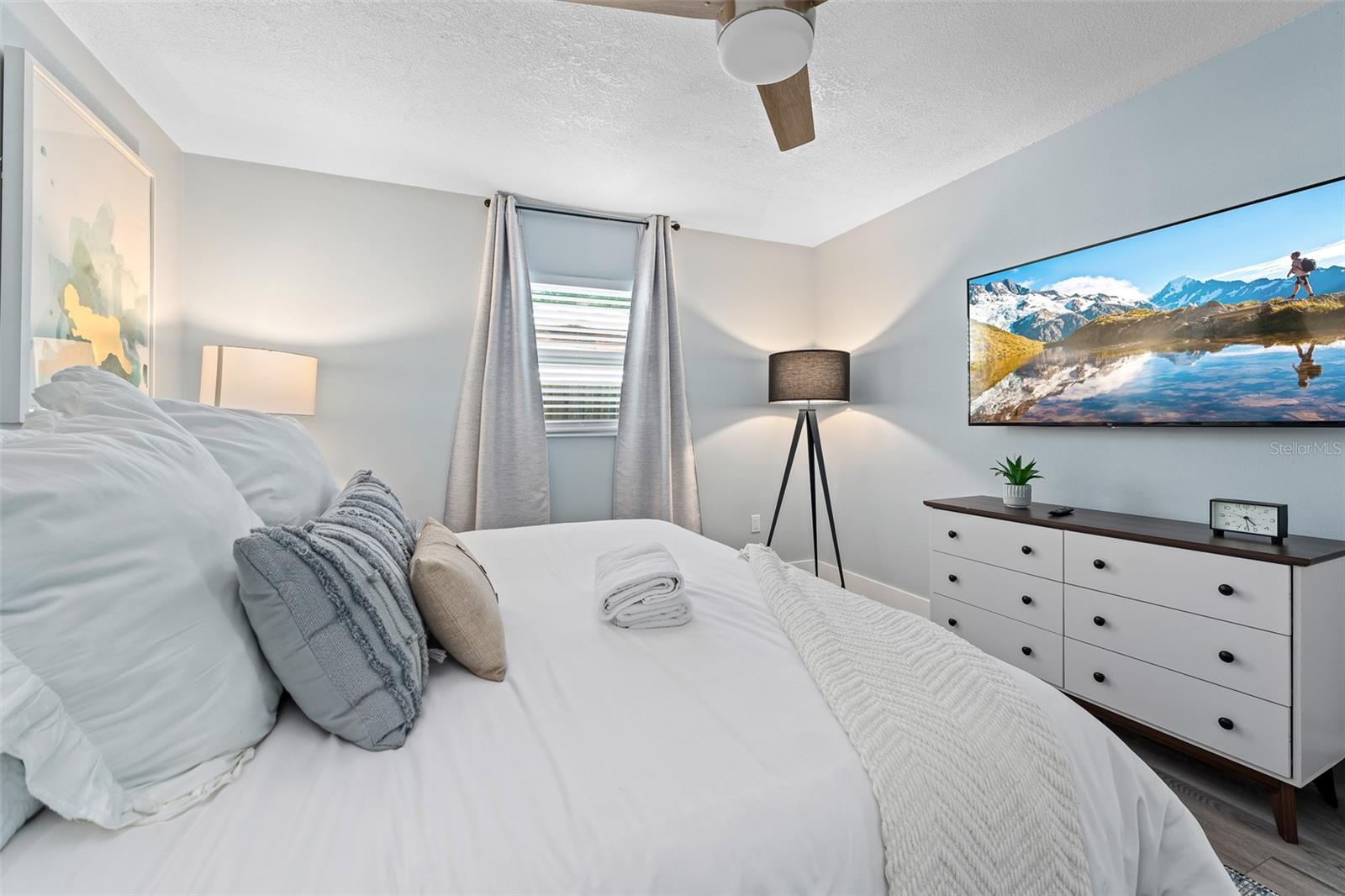 Listing photo id 18 for 3485 Floral Drive
