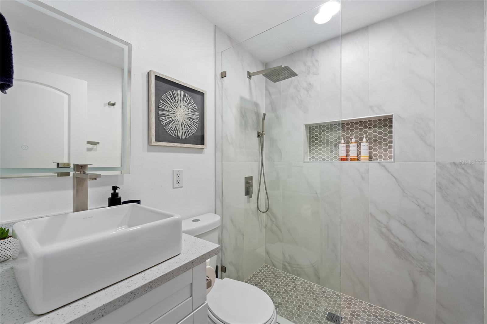Listing photo id 19 for 3485 Floral Drive