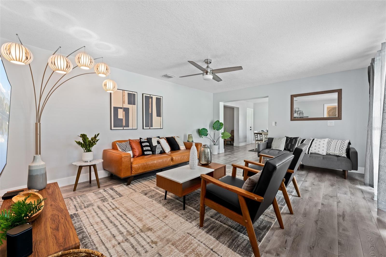 Listing photo id 21 for 3485 Floral Drive