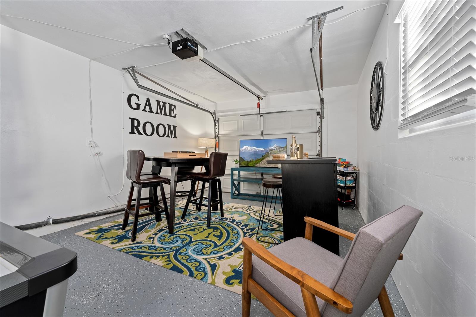 Listing photo id 22 for 3485 Floral Drive