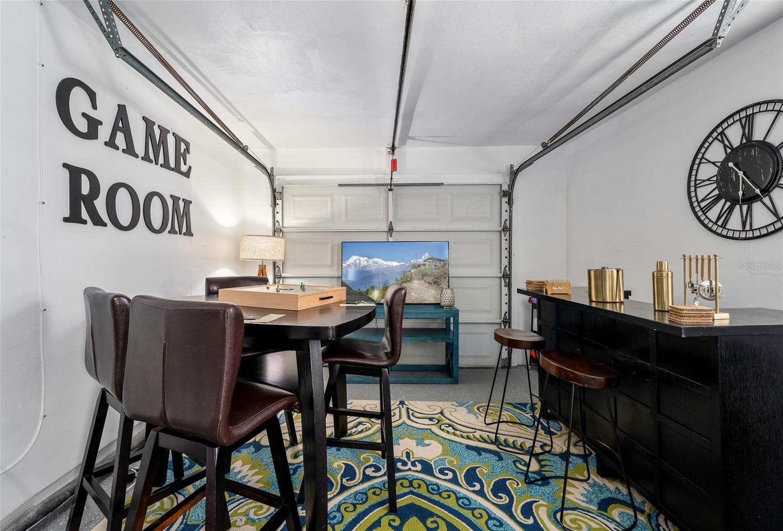 Listing photo id 23 for 3485 Floral Drive