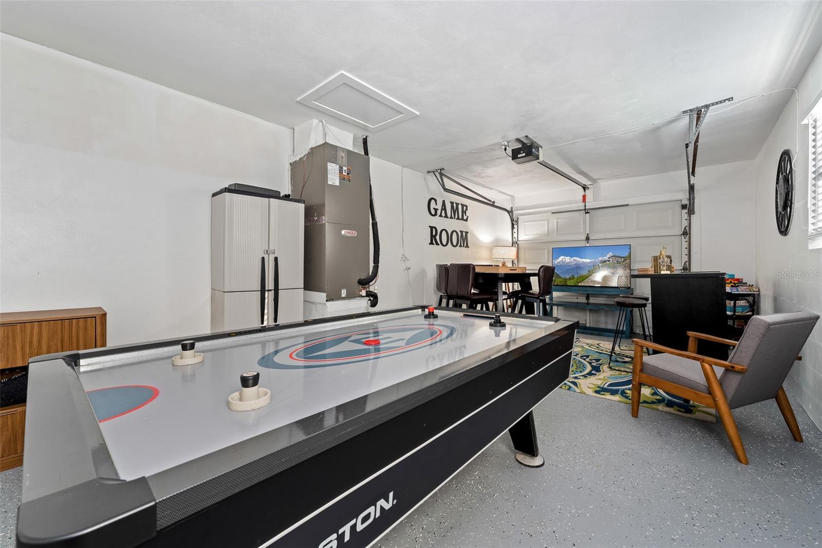 Listing photo id 24 for 3485 Floral Drive