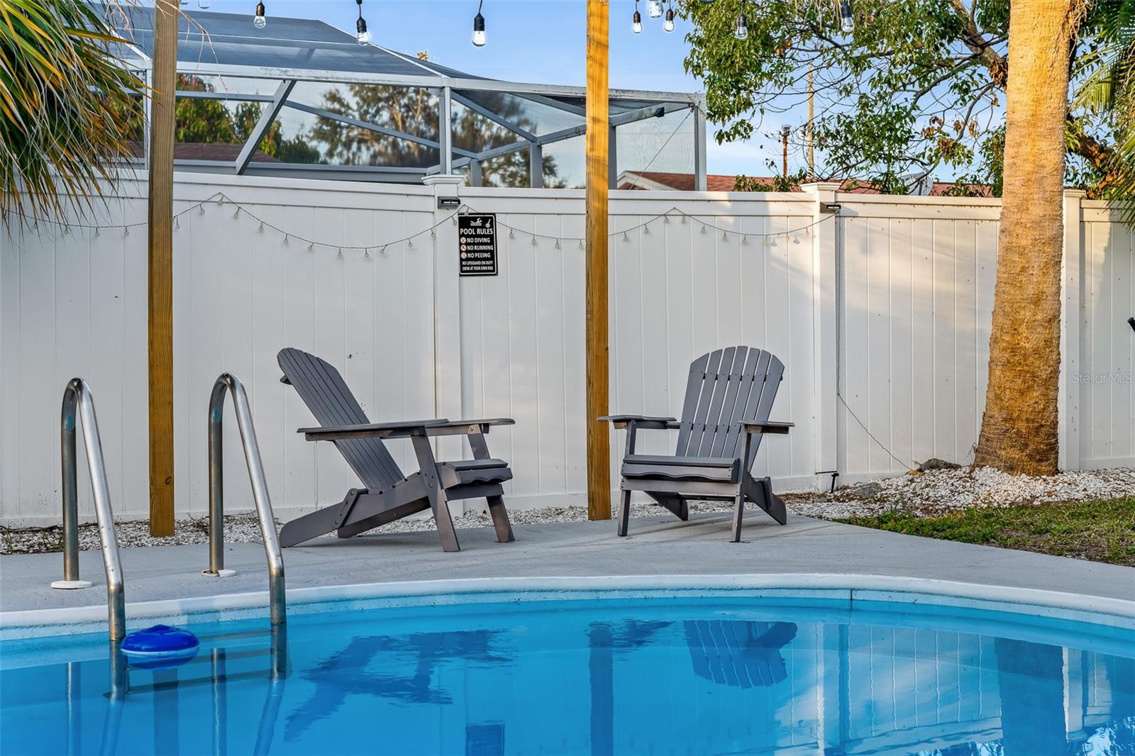 Listing photo id 25 for 3485 Floral Drive