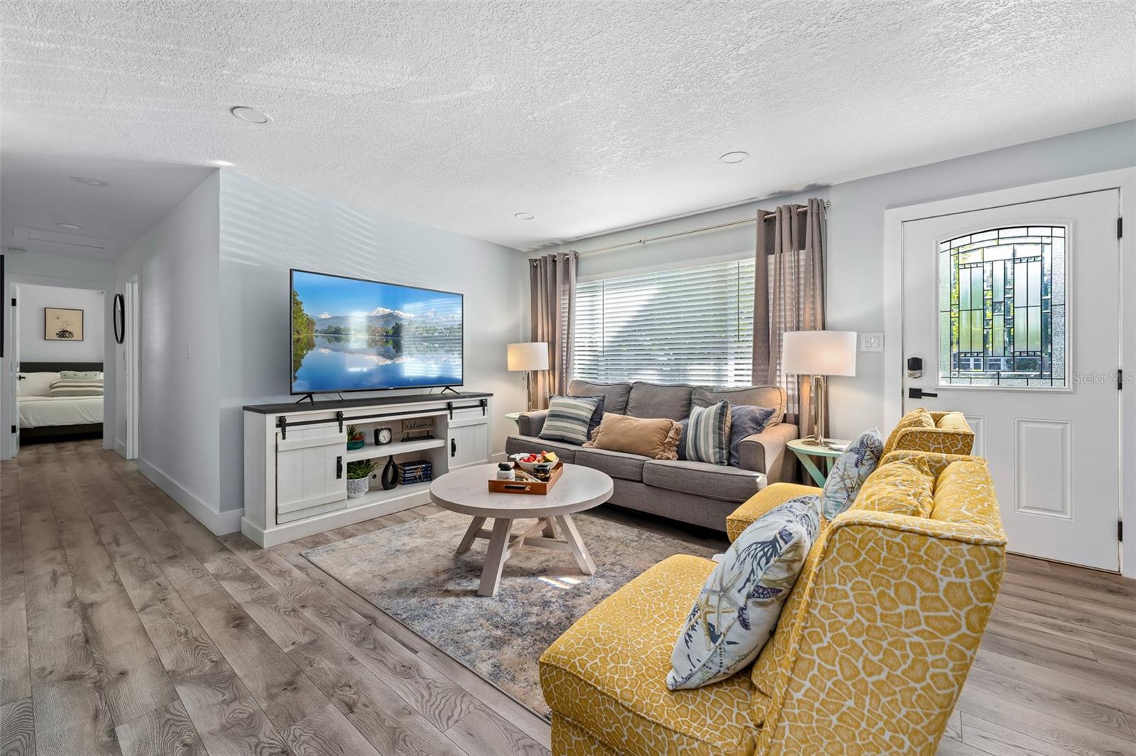 Listing photo id 1 for 3485 Floral Drive