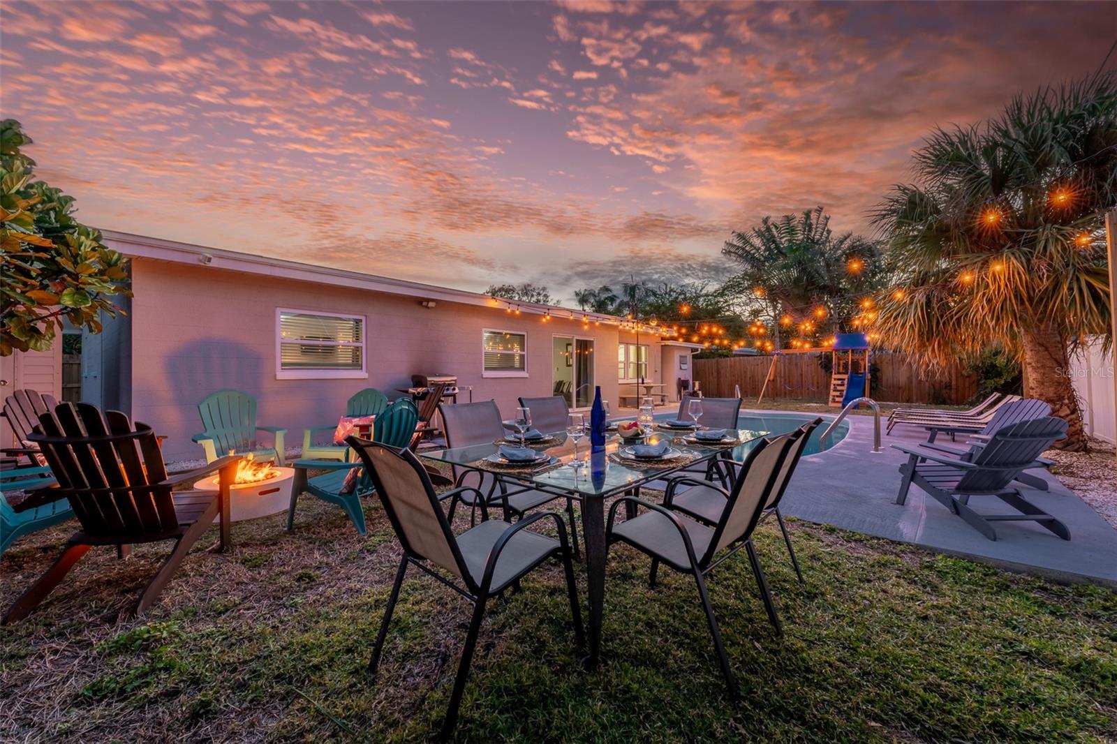 Listing photo id 30 for 3485 Floral Drive