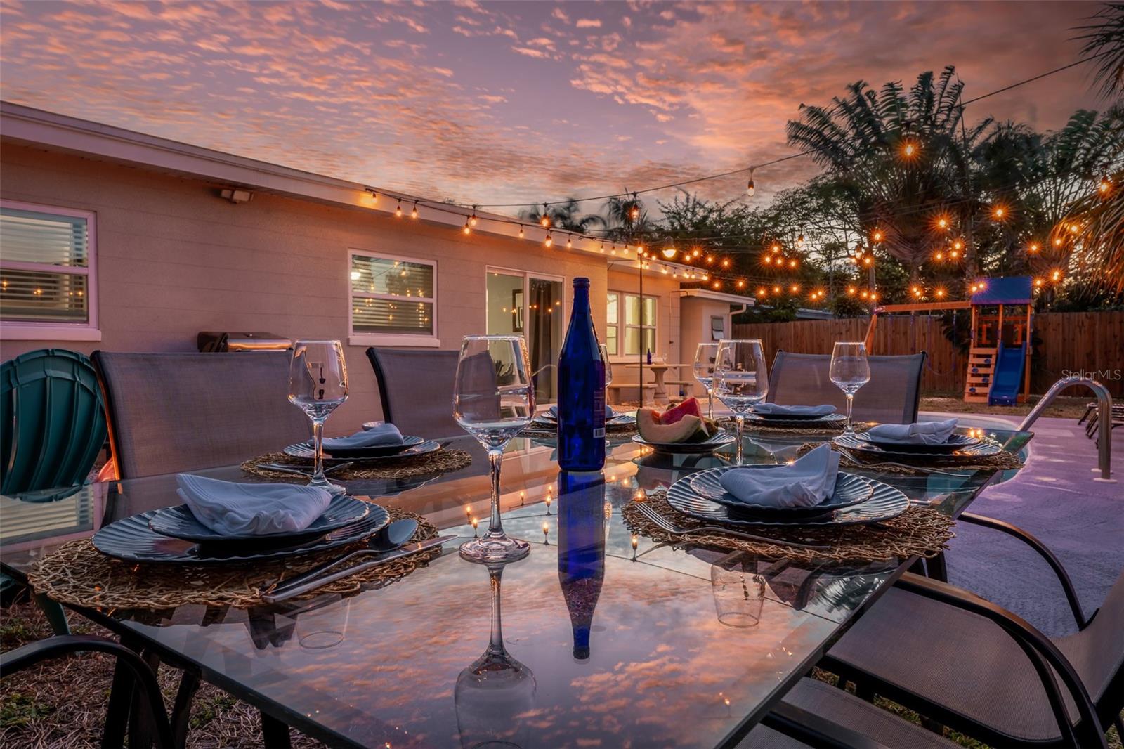 Listing photo id 31 for 3485 Floral Drive
