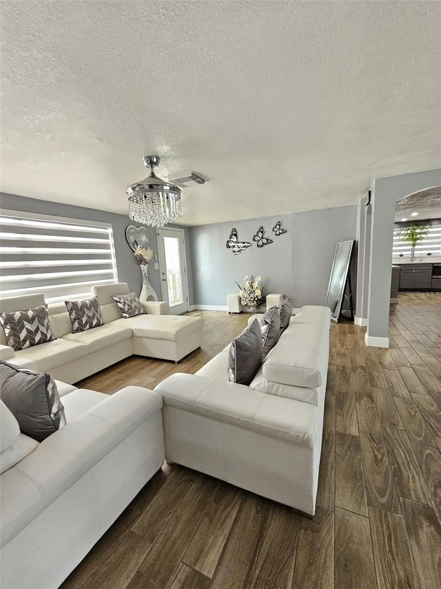 Listing photo id 8 for 7834 Treasure Pointe Drive