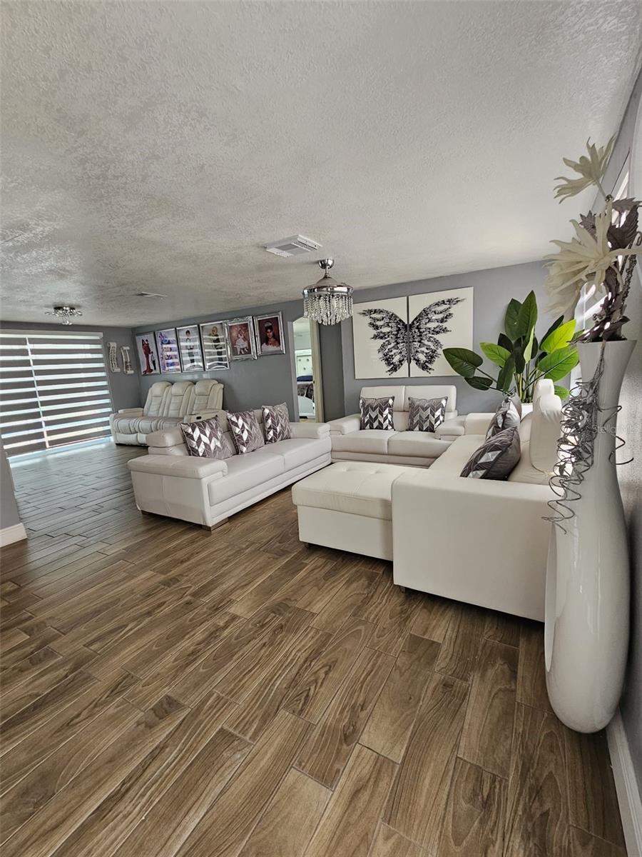 Listing photo id 9 for 7834 Treasure Pointe Drive