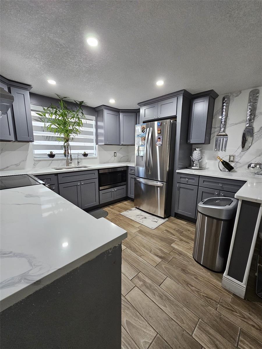 Listing photo id 11 for 7834 Treasure Pointe Drive