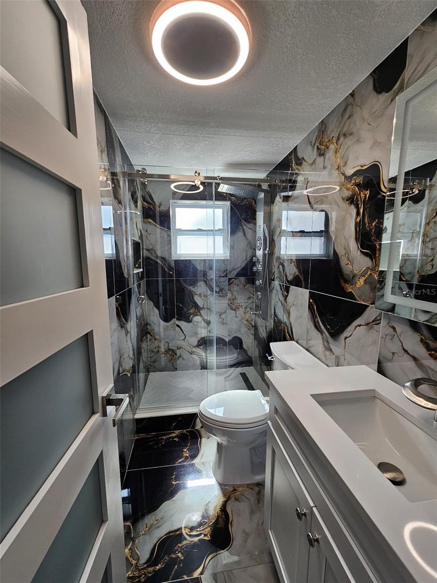 Listing photo id 12 for 7834 Treasure Pointe Drive
