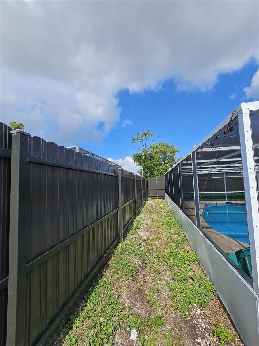 Listing photo id 23 for 7834 Treasure Pointe Drive