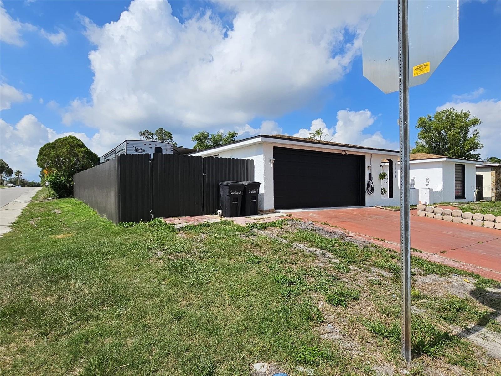 Listing photo id 1 for 7834 Treasure Pointe Drive