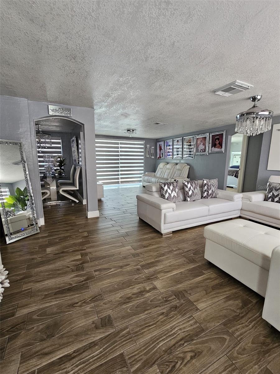 Listing photo id 4 for 7834 Treasure Pointe Drive