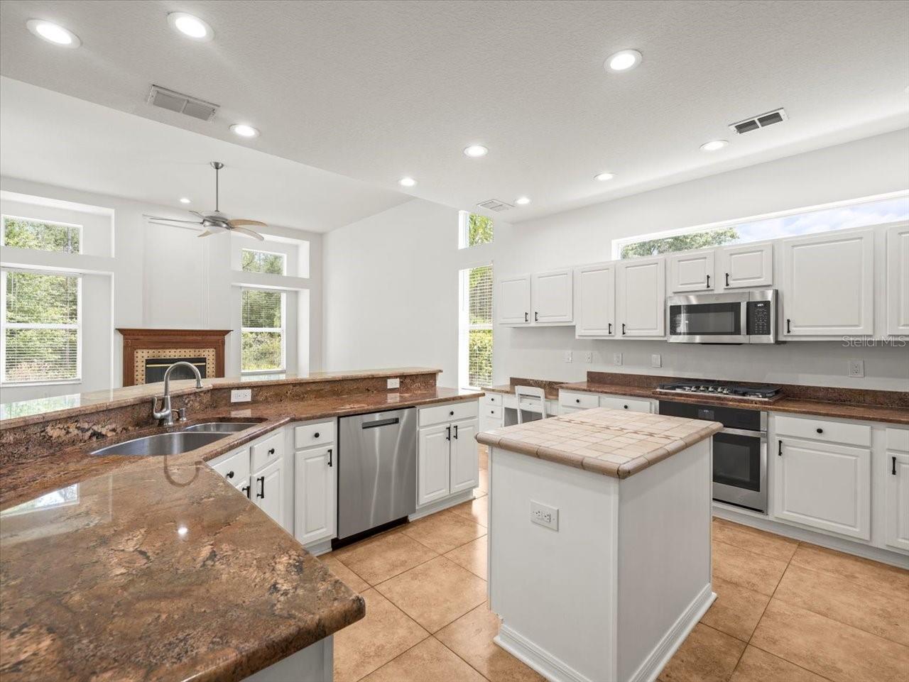 Image 18 of 73 For 6127 Cezanne Avenue