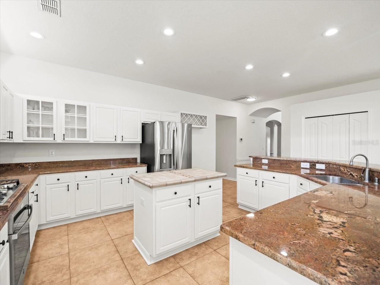 Image 20 of 73 For 6127 Cezanne Avenue