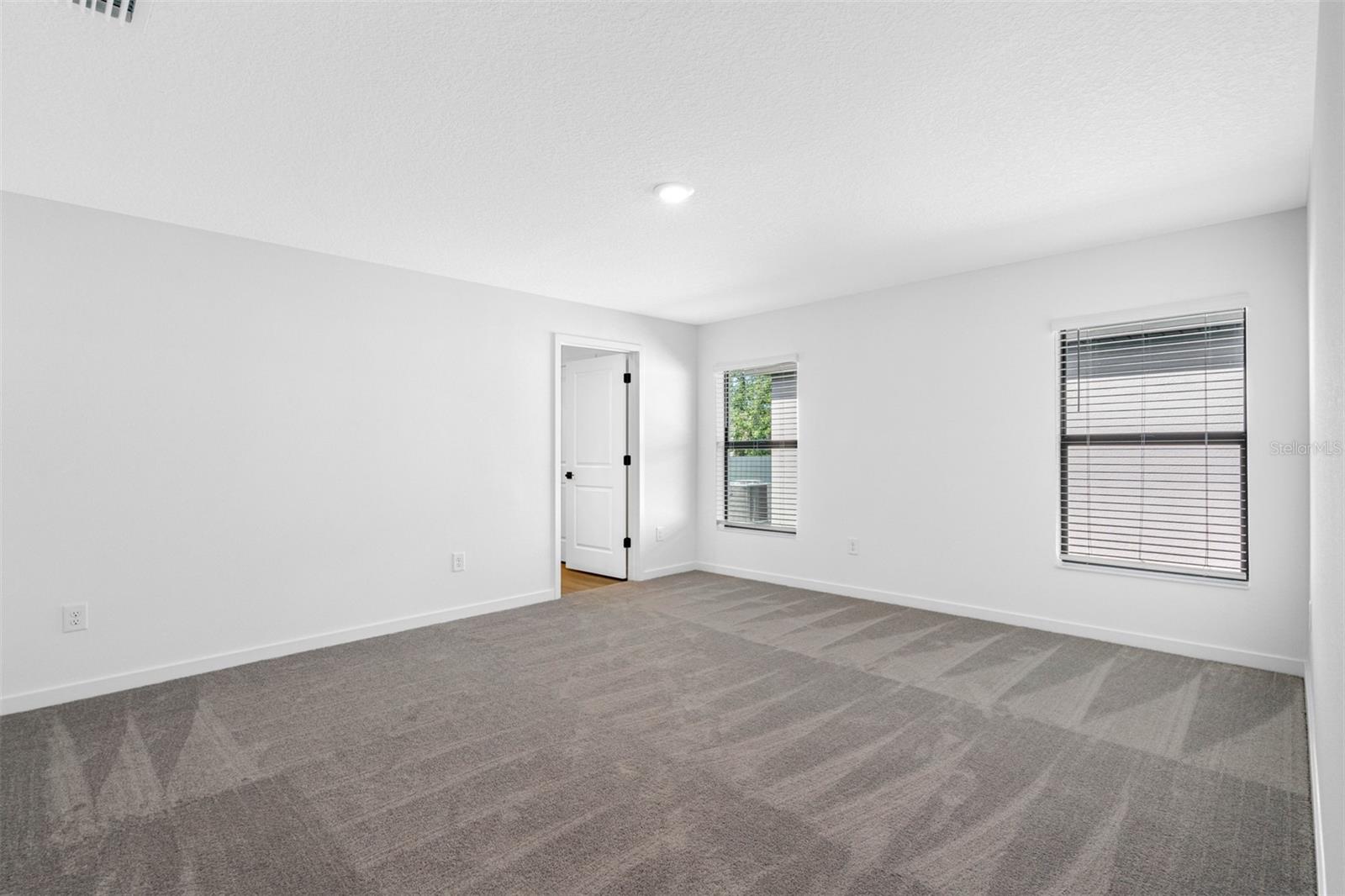 Image 5 of 8 For 11199 Murraysville Drive