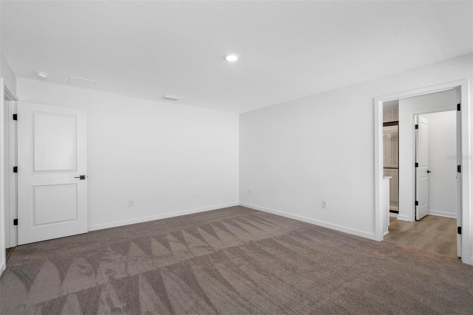 Image 6 of 8 For 11199 Murraysville Drive