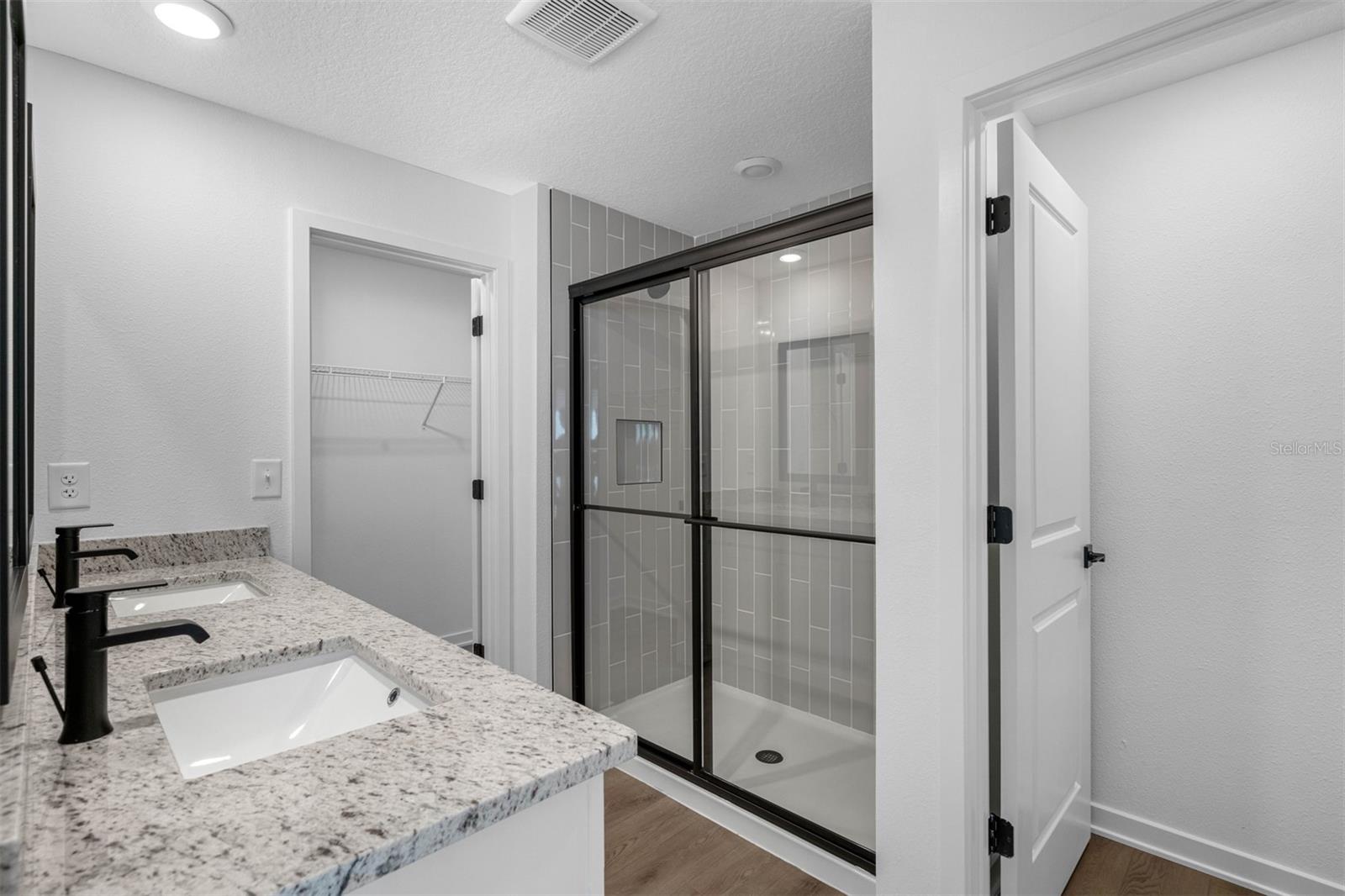 Image 7 of 8 For 11199 Murraysville Drive
