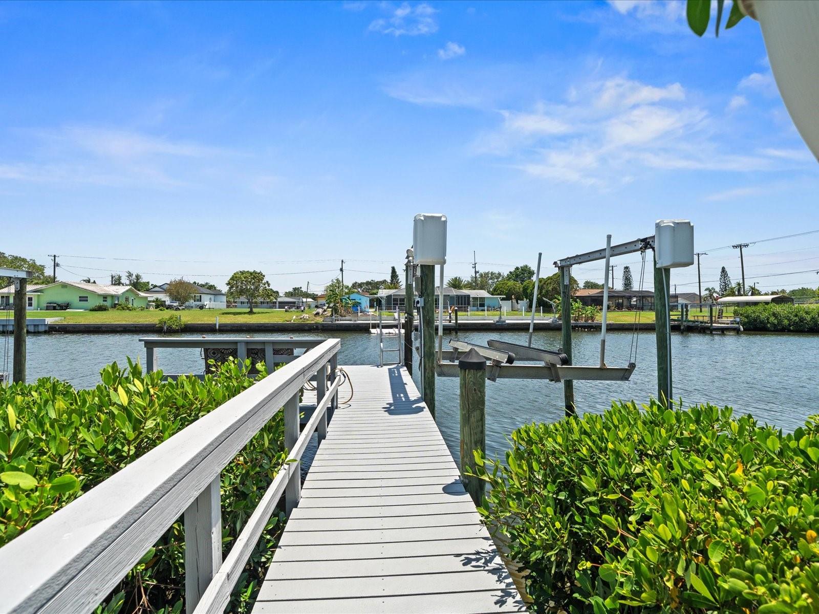 Listing photo id 9 for 574 Bimini Bay Boulevard